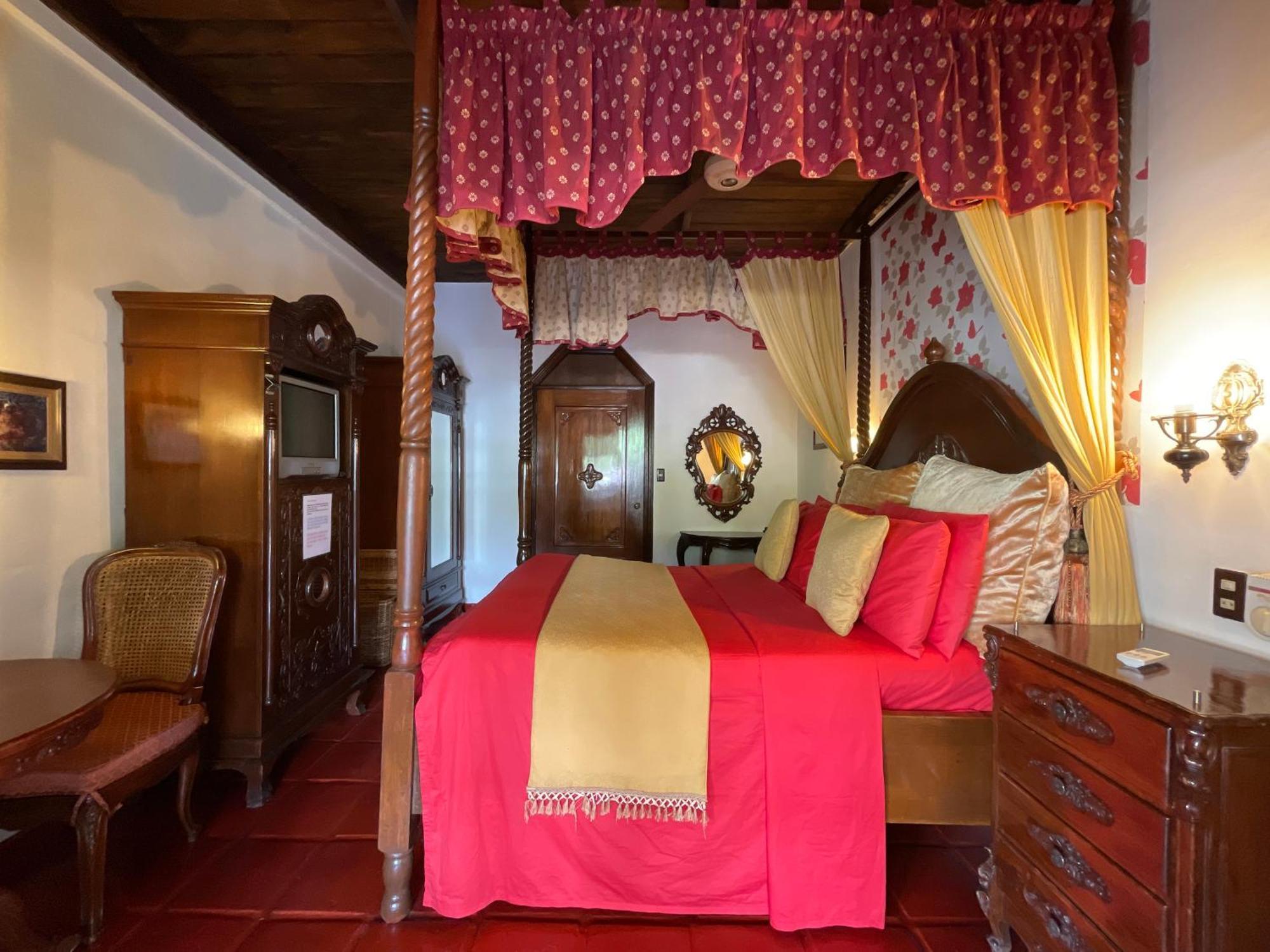 Tropicana Castle Dive Resort Powered By Cocotel Puerto Galera Habitación foto